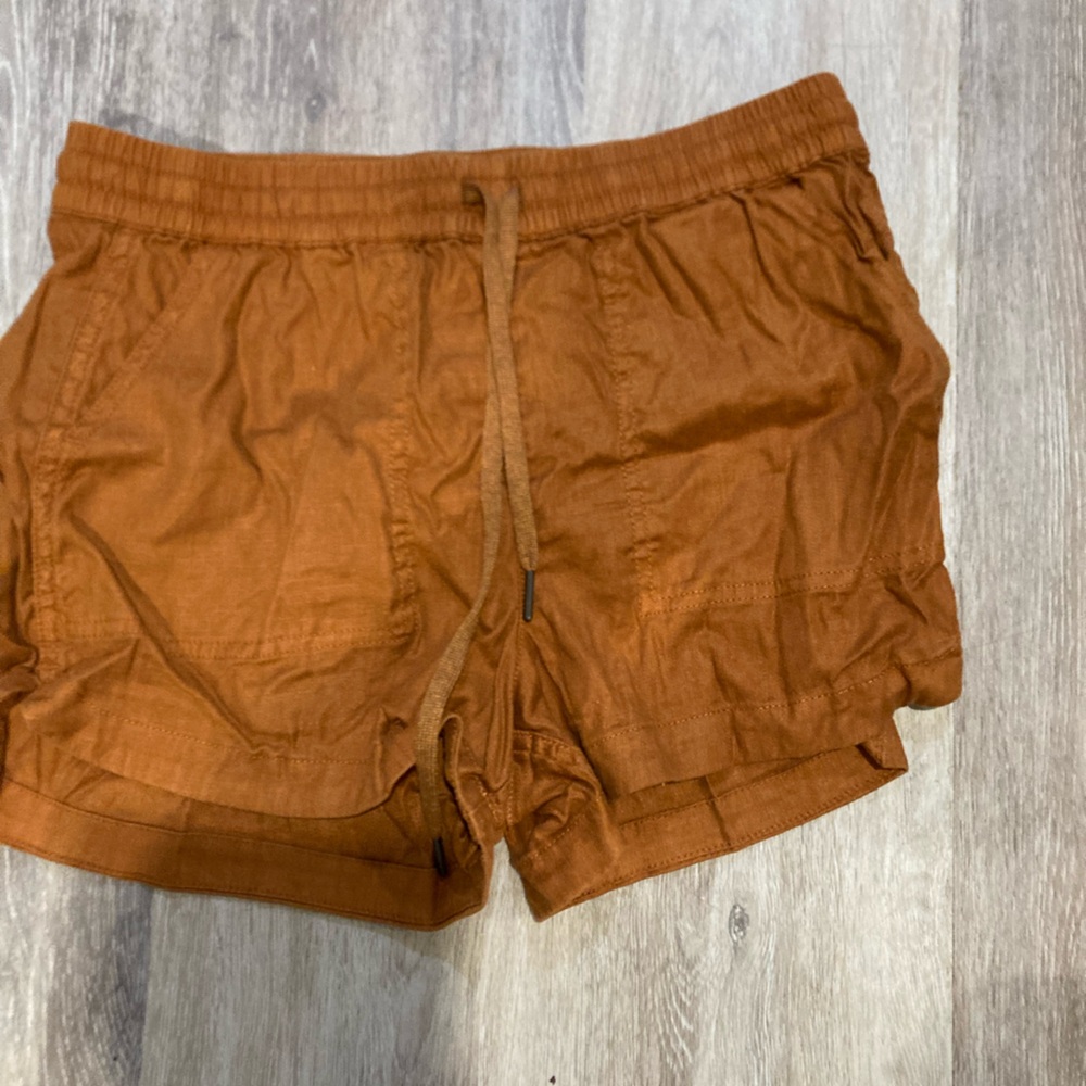 Evereve linen shorts